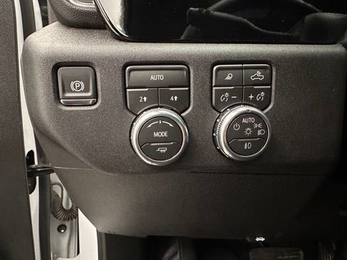 Used 2026 GMC Sierra 1500 SLT AWD/4WD image 15