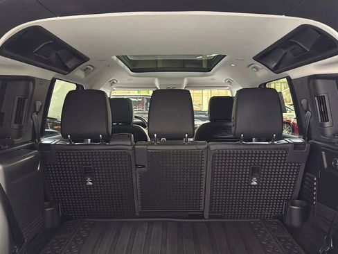 Used 2020 Land Rover Defender 110 First Edition image 26