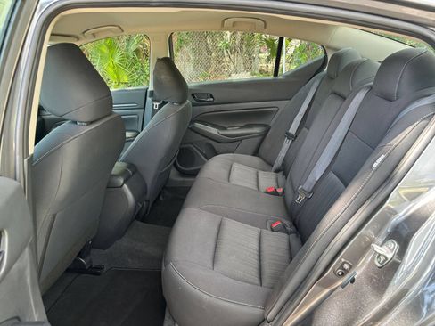 Used 2025 Nissan Altima 2.5 SV FWD image 27