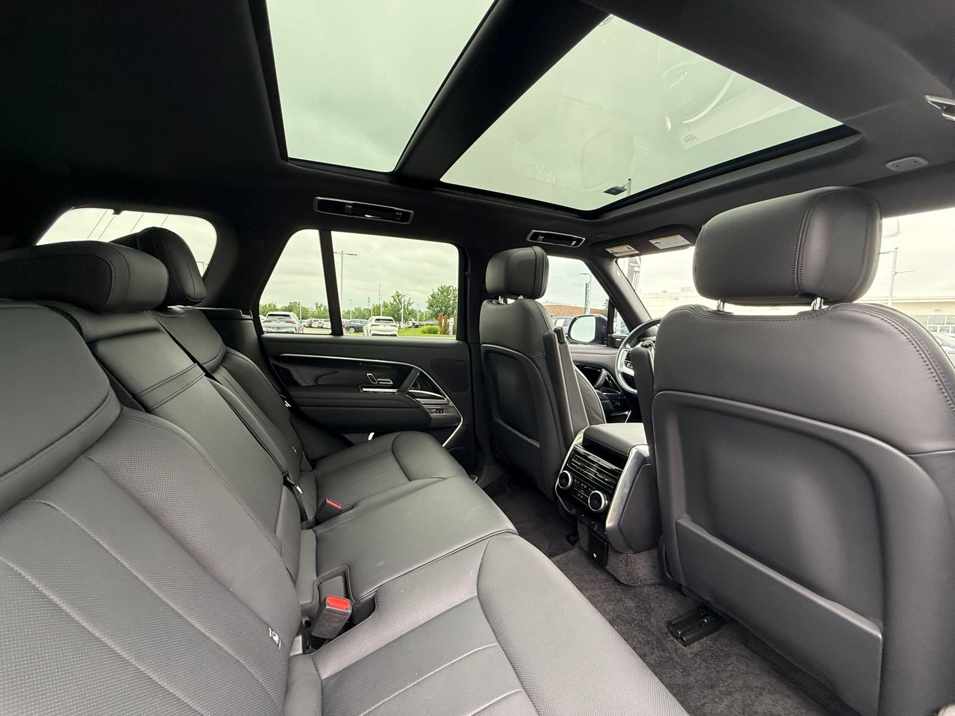 Certified 2023 Land Rover Range Rover SE AWD/4WD image 23