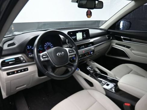 Used 2020 Kia Telluride EX w/ Towing Package AWD/4WD image 12