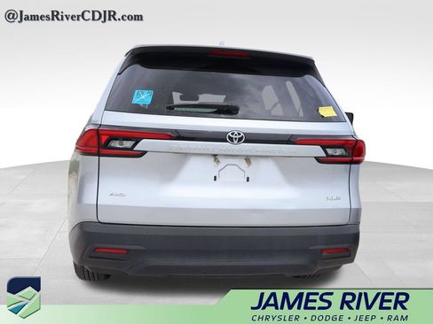 Used 2025 Toyota Grand Highlander AWD image 16
