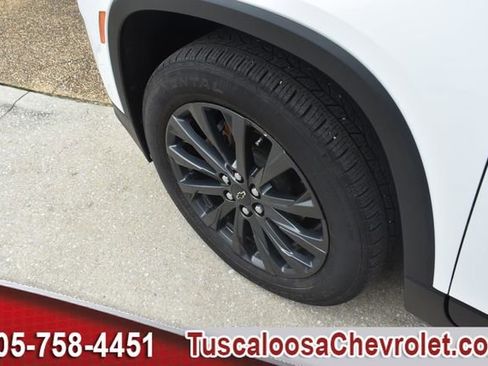 Used 2023 Chevrolet Traverse RS FWD image 17