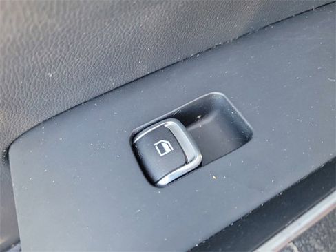 Certified 2025 Kia Sorento S image 14