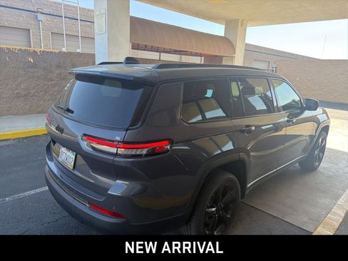 Used 2025 Jeep Grand Cherokee L Altitude AWD/4WD image 4