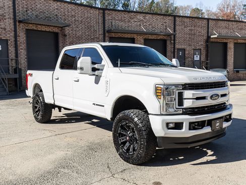 Used 2018 Ford F250 XLT w/ XLT Value Package image 11