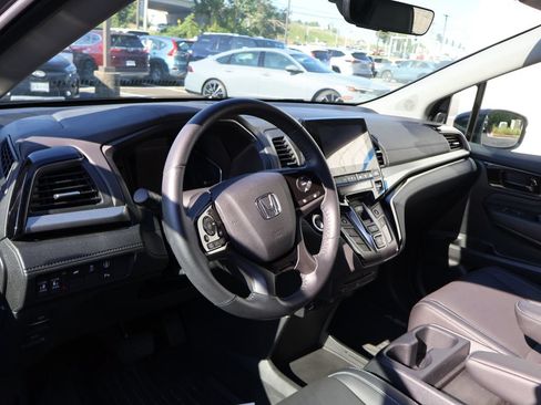 Certified 2023 Honda Odyssey Touring image 9