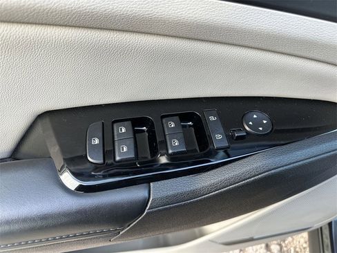 Used 2023 Kia Sportage EX image 13