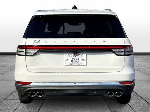New 2026 Lincoln Aviator 2WD image 4