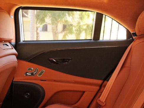 New 2026 Bentley Flying Spur Plug-In Hybrid AWD/4WD image 19