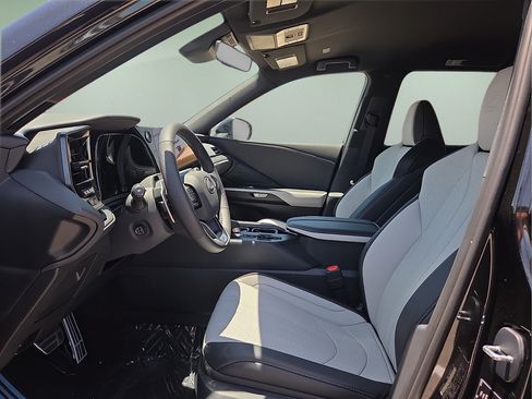 New 2026 Lexus TX 500h AWD image 20