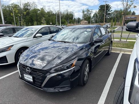 Used 2024 Nissan Altima 2.5 S FWD image 1