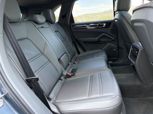 Used 2019 Porsche Cayenne AWD/4WD image 18