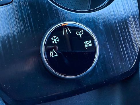 Used 2025 Nissan Rogue S image 10