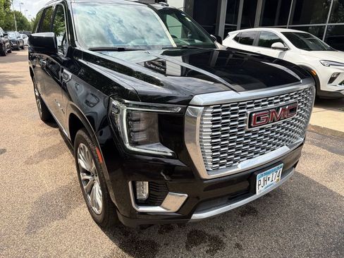 Used 2021 GMC Yukon Denali w/ Denali Premium Package AWD/4WD image 11