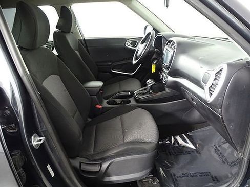 Used 2020 Kia Soul LX image 14