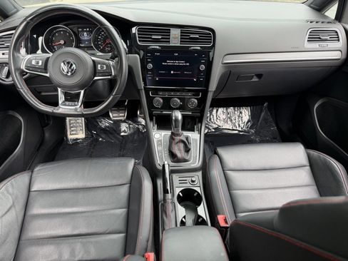 Used 2018 Volkswagen GTI SE w/ SE Leather Package image 39