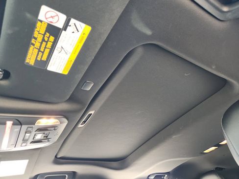 Used 2021 Toyota Highlander XSE FWD image 21