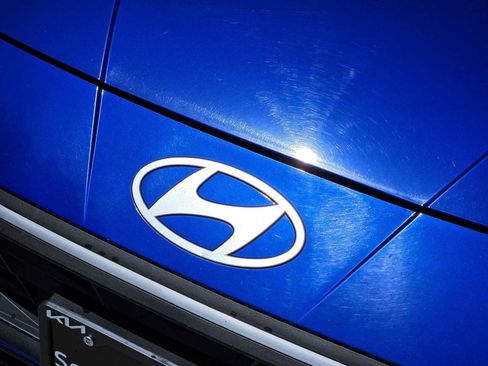 Used 2024 Hyundai Elantra SEL FWD image 12
