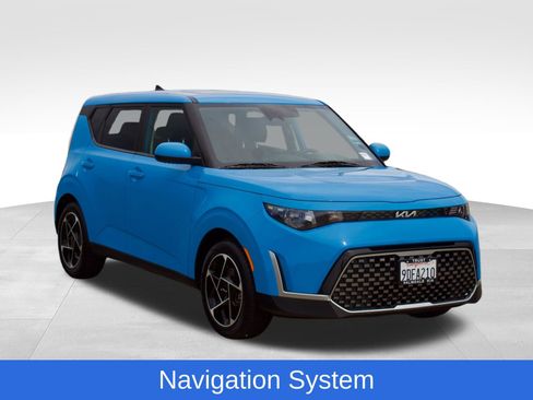 Used 2023 Kia Soul EX FWD image 2