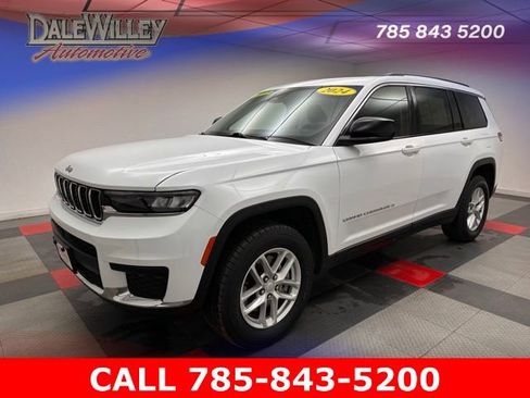 Used 2024 Jeep Grand Cherokee L Laredo image 3