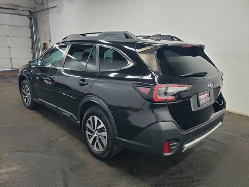 Used 2022 Subaru Outback Premium image 5