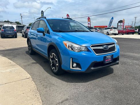 Used 2017 Subaru Crosstrek 2.0i Premium AWD/4WD image 3