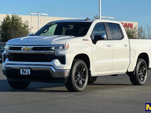 Used 2025 Chevrolet Silverado 1500 LT image 8