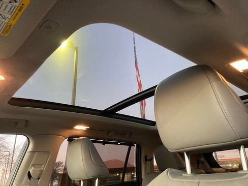 Used 2024 Toyota Highlander Platinum image 15