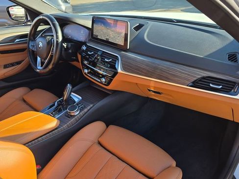 Used 2022 BMW 530i xDrive w/ Convenience Package AWD/4WD image 9