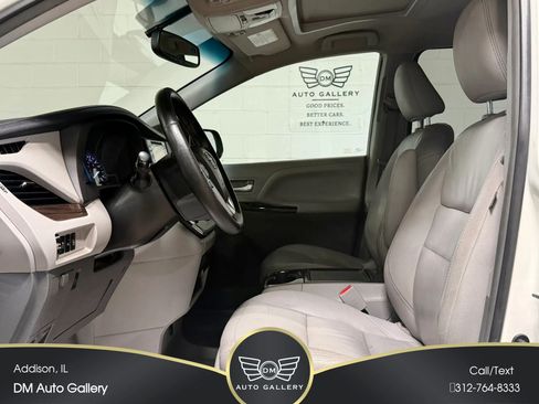 Used 2015 Toyota Sienna XLE w/ XLE Navigation Package AWD/4WD image 2