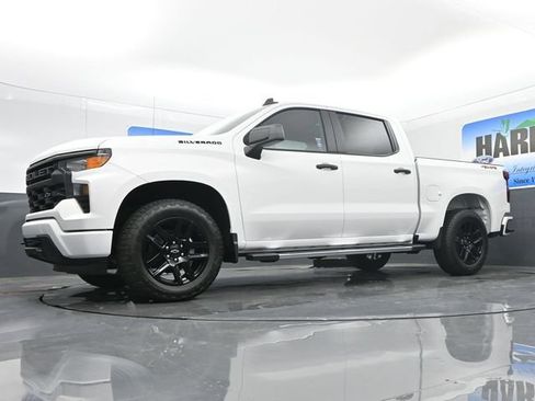 New 2026 Chevrolet Silverado 1500 Custom w/ LPO, Dark Essentials Package AWD/4WD image 15