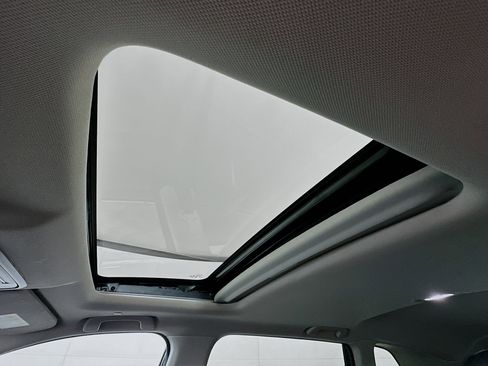 Used 2025 Honda CR-V EX-L image 26