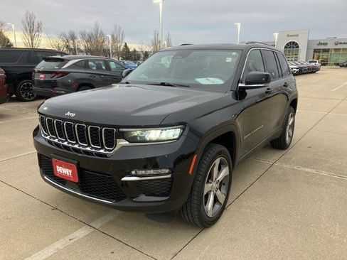 Certified 2022 Jeep Grand Cherokee Limited image 3