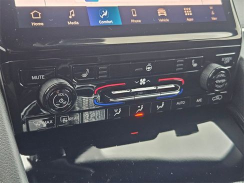 New 2025 Jeep Grand Cherokee L Limited w/ Trailer Tow Package image 24