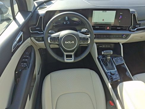 Used 2023 Kia Sportage EX image 11