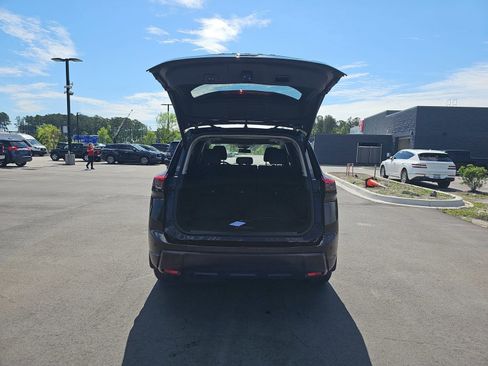 Used 2024 Nissan Rogue SV w/ SV Premium Package FWD image 14