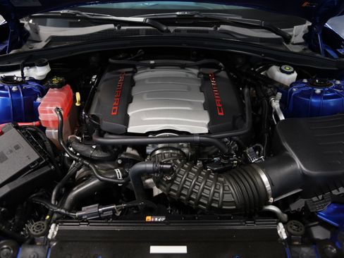 Used 2018 Chevrolet Camaro SS RWD image 38
