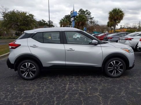 Used 2020 Nissan Kicks SV w/ Exterior Package image 6