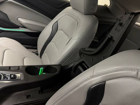 Used 2023 Chevrolet Camaro LT RWD image 17
