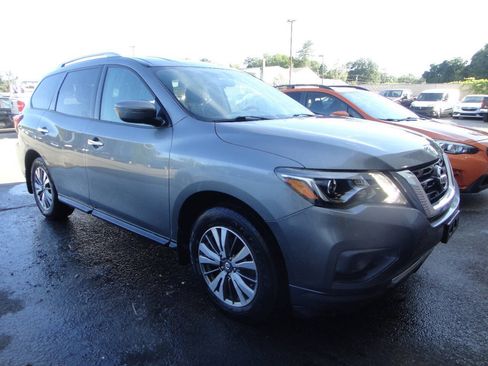 Used 2019 Nissan Pathfinder S AWD/4WD image 3