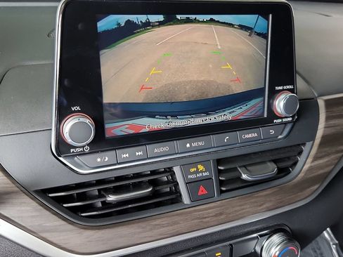 Used 2025 Nissan Altima 2.5 SV FWD image 20