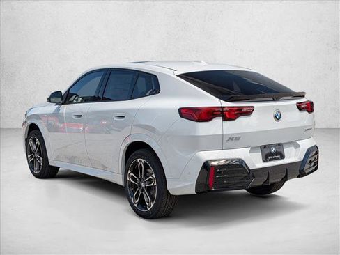New 2026 BMW X2 xDrive28i AWD/4WD image 9