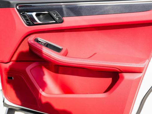 New 2026 Porsche Macan GTS image 27