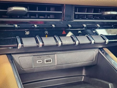 New 2026 GMC Canyon Denali image 28