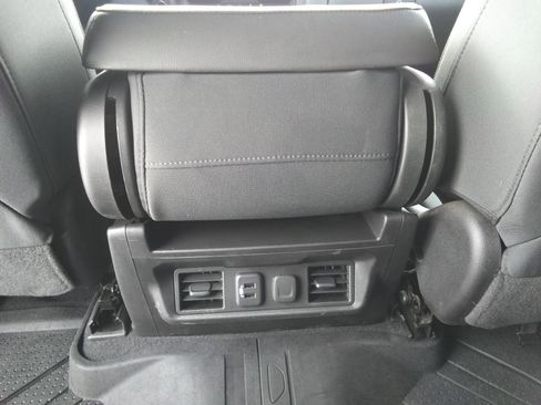 Used 2019 Chevrolet Silverado 1500 LT w/ All-Star Edition image 9