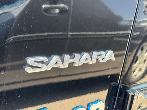 Used 2023 Jeep Wrangler Unlimited Sahara AWD/4WD image 24