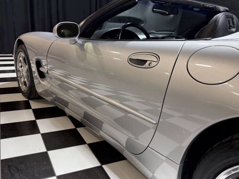 Used 2002 Chevrolet Corvette Convertible w/ Preferred Equipment Group2 image 24