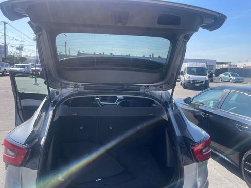 Used 2025 Chevrolet Trax LT w/ LT Convenience Package image 23