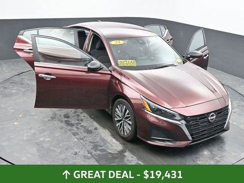 Used 2025 Nissan Altima 2.5 SV image 59